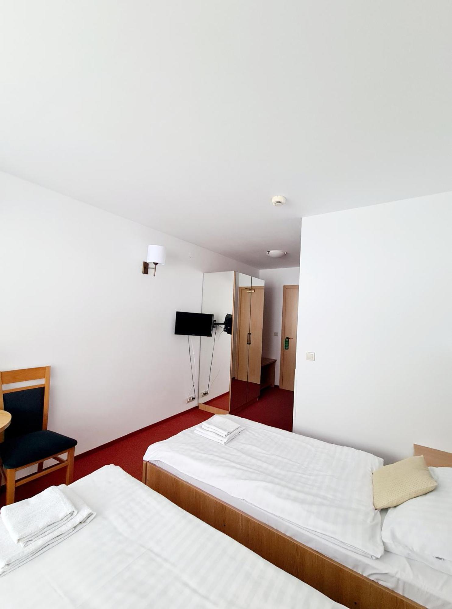 Ski Hotel Piwniczna-Zdroj Buitenkant foto