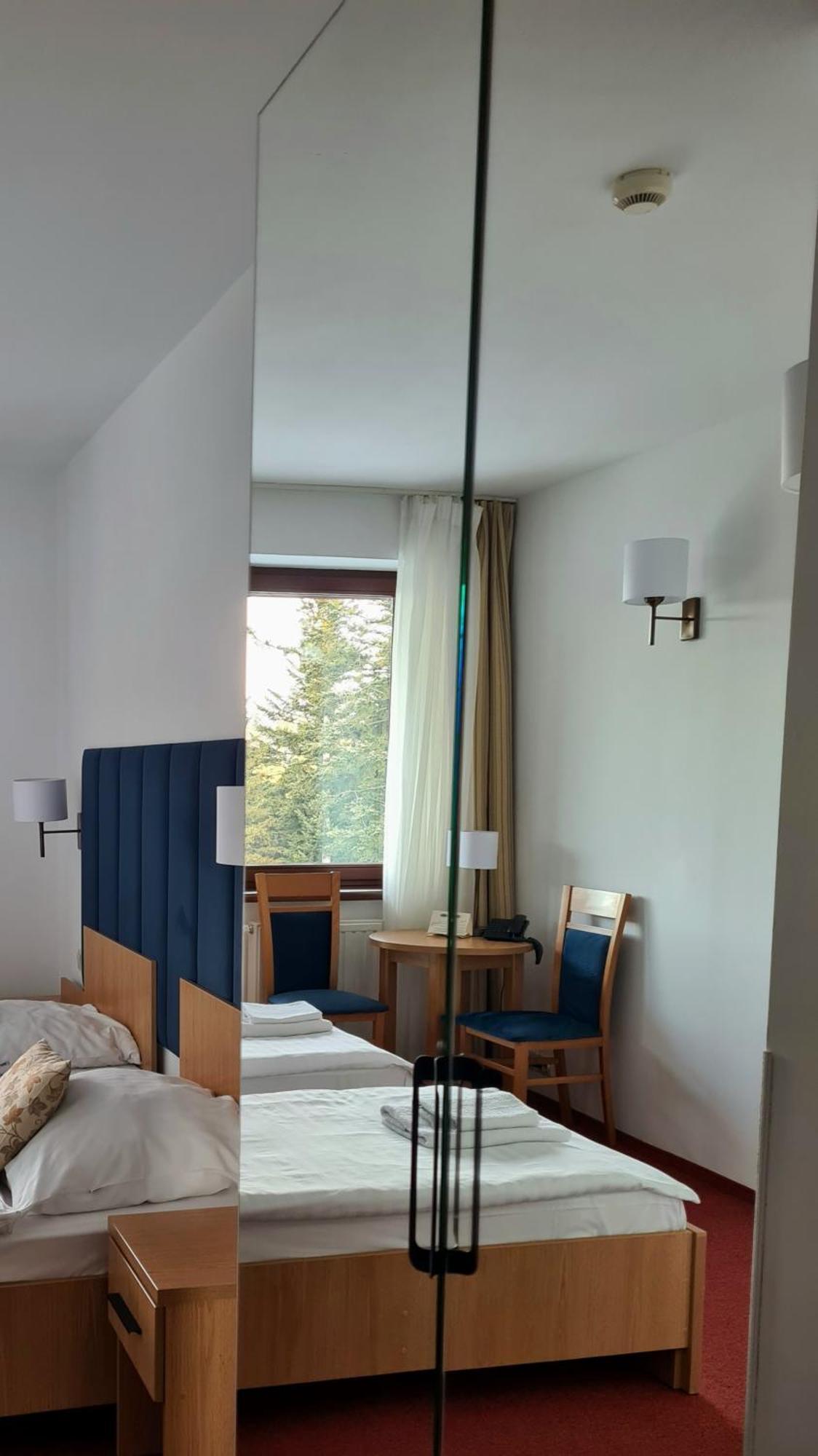Ski Hotel Piwniczna-Zdroj Buitenkant foto