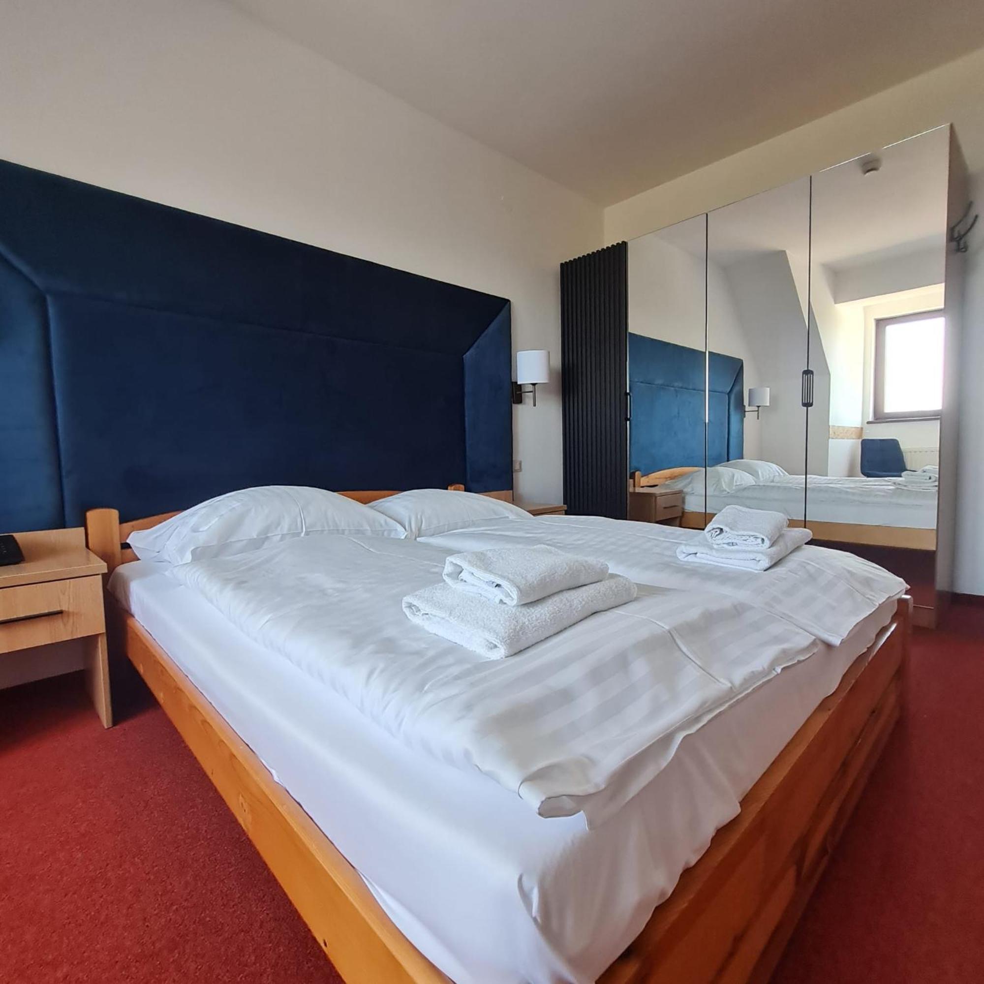 Ski Hotel Piwniczna-Zdroj Buitenkant foto
