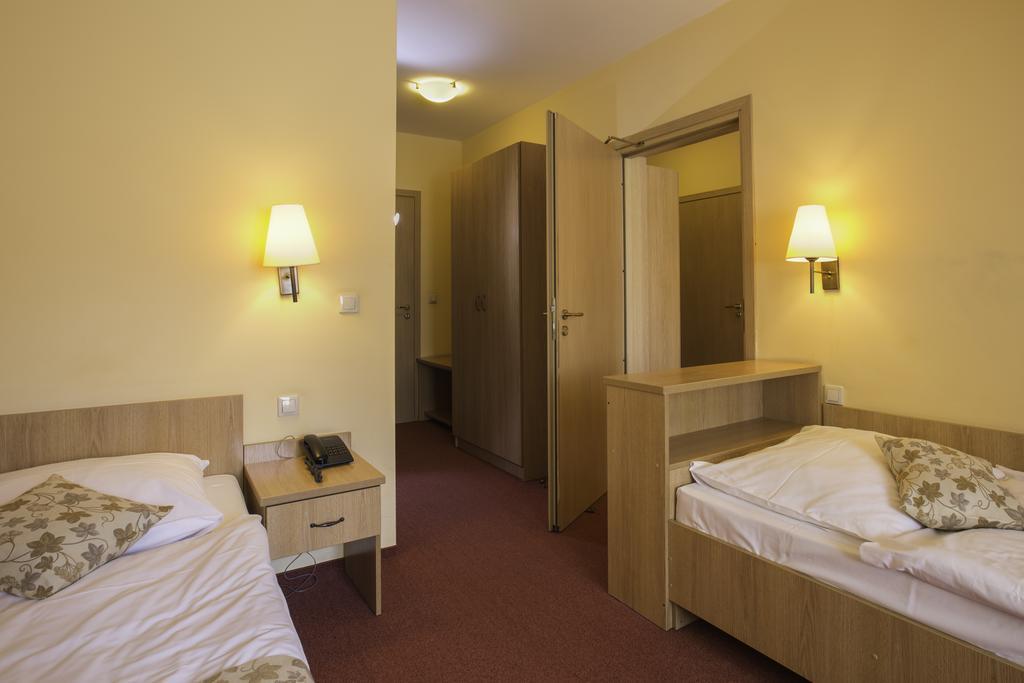 Ski Hotel Piwniczna-Zdroj Buitenkant foto