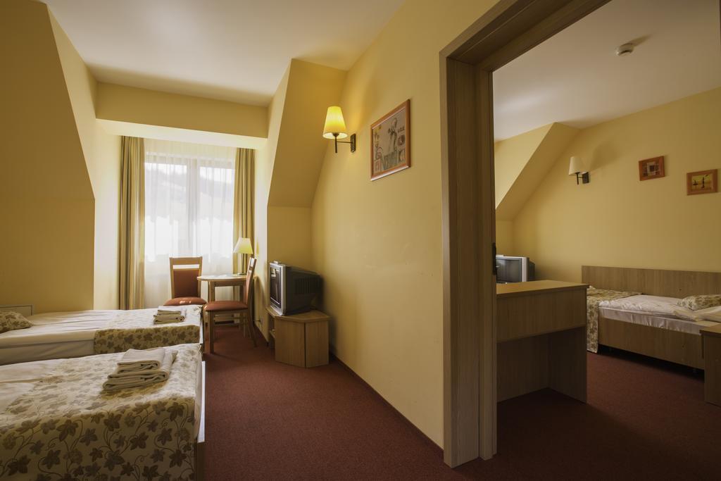 Ski Hotel Piwniczna-Zdroj Buitenkant foto